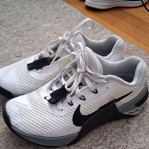 Nike Metcon White and Black Womens Sneakers Like New